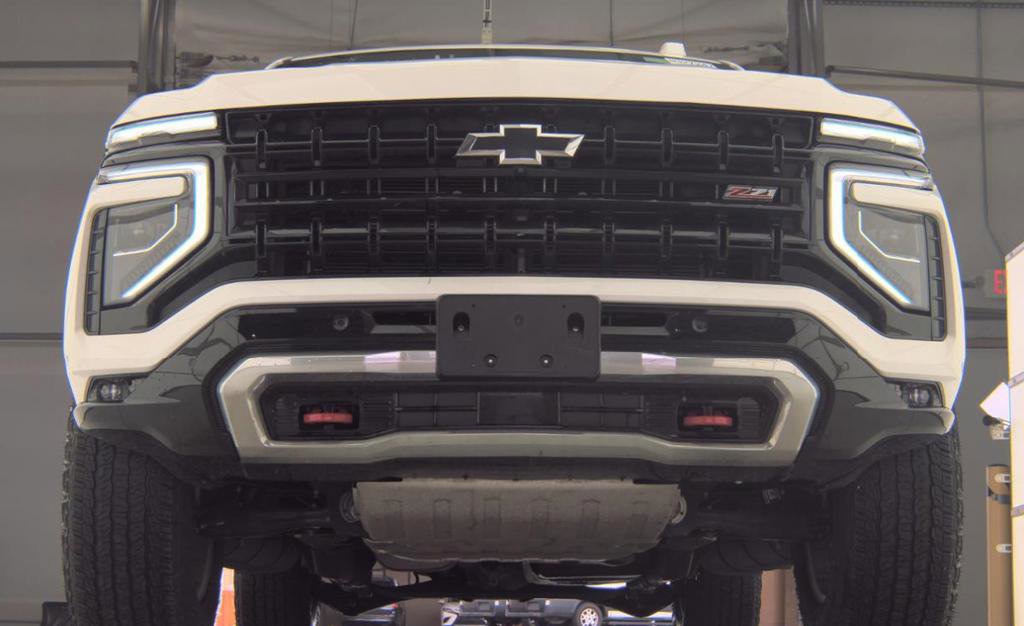 Used 2025 Chevrolet Suburban Z71 AWD/4WD image 4