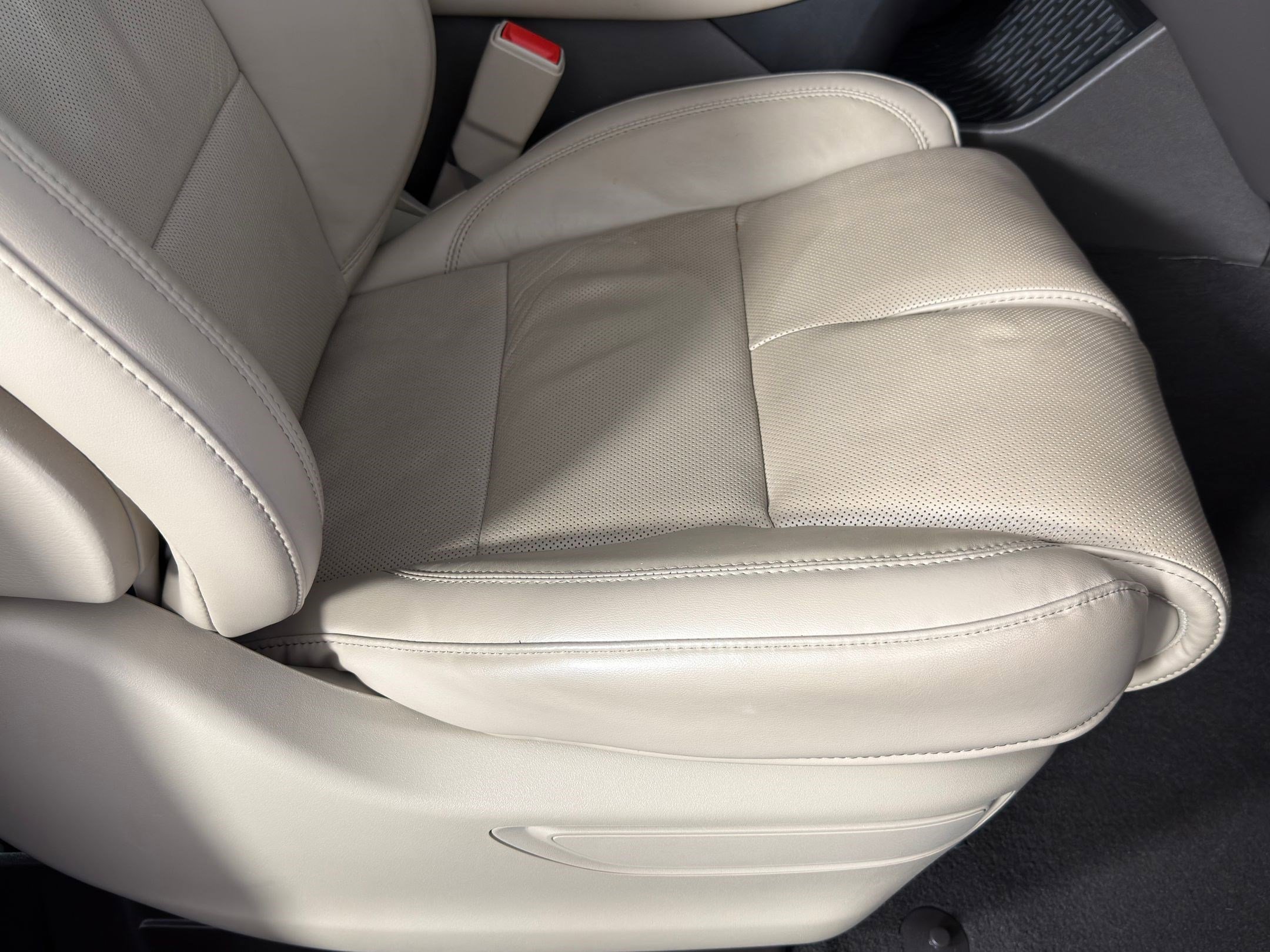 Used 2022 Lincoln Aviator Reserve w/ Equipment Group 201A AWD/4WD image 34