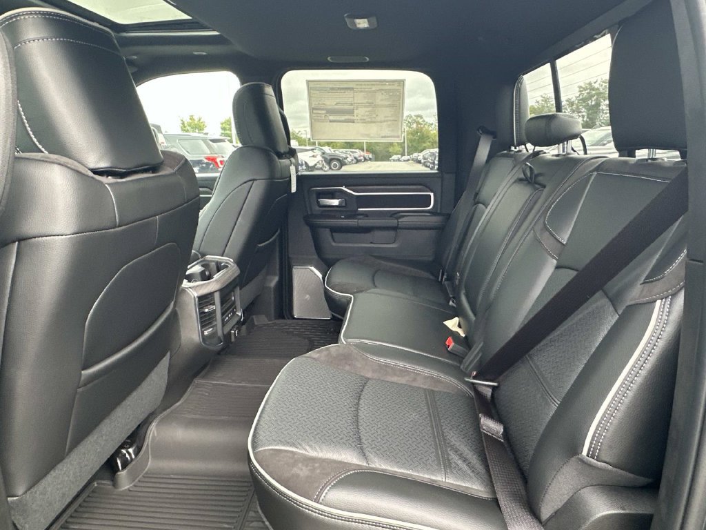 New 2026 RAM 3500 Laramie AWD/4WD image 15