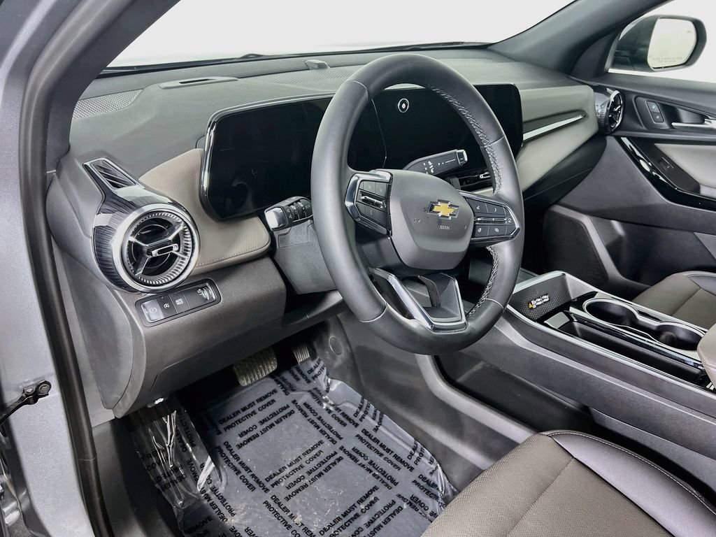 Used 2025 Chevrolet Equinox LT w/ Convenience Package II FWD image 8