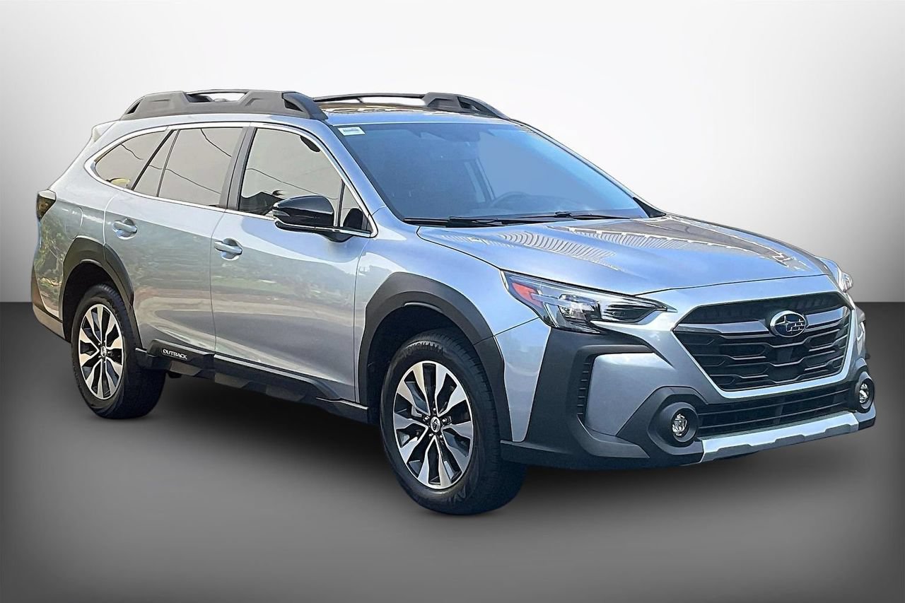 Used 2025 Subaru Outback Limited AWD/4WD image 2