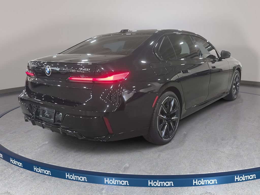 Used 2024 BMW 740i RWD image 5