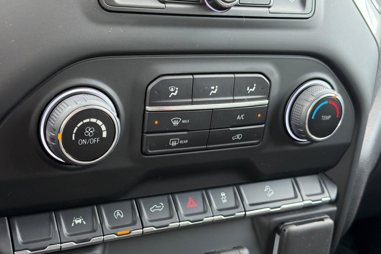 Used 2024 Chevrolet Silverado 1500 Custom Trail Boss w/ LPO, Dark Essentials Package AWD/4WD image 16