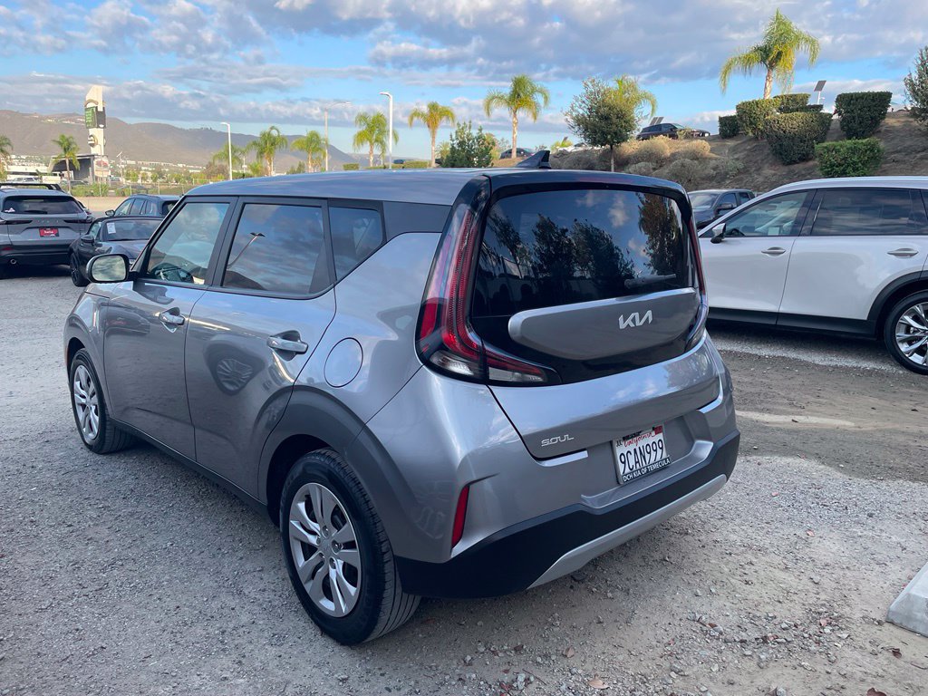 Used 2023 Kia Soul LX FWD image 5