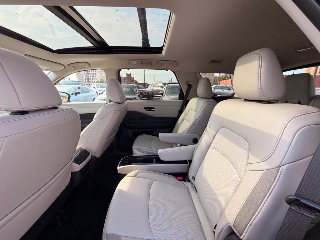 Certified 2026 Nissan Pathfinder SL w/ SL Premium Package FWD image 18