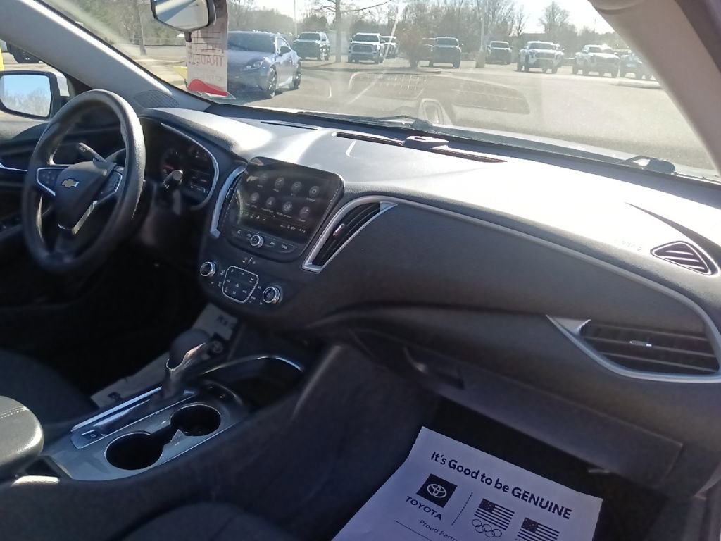 Used 2024 Chevrolet Malibu LT image 32