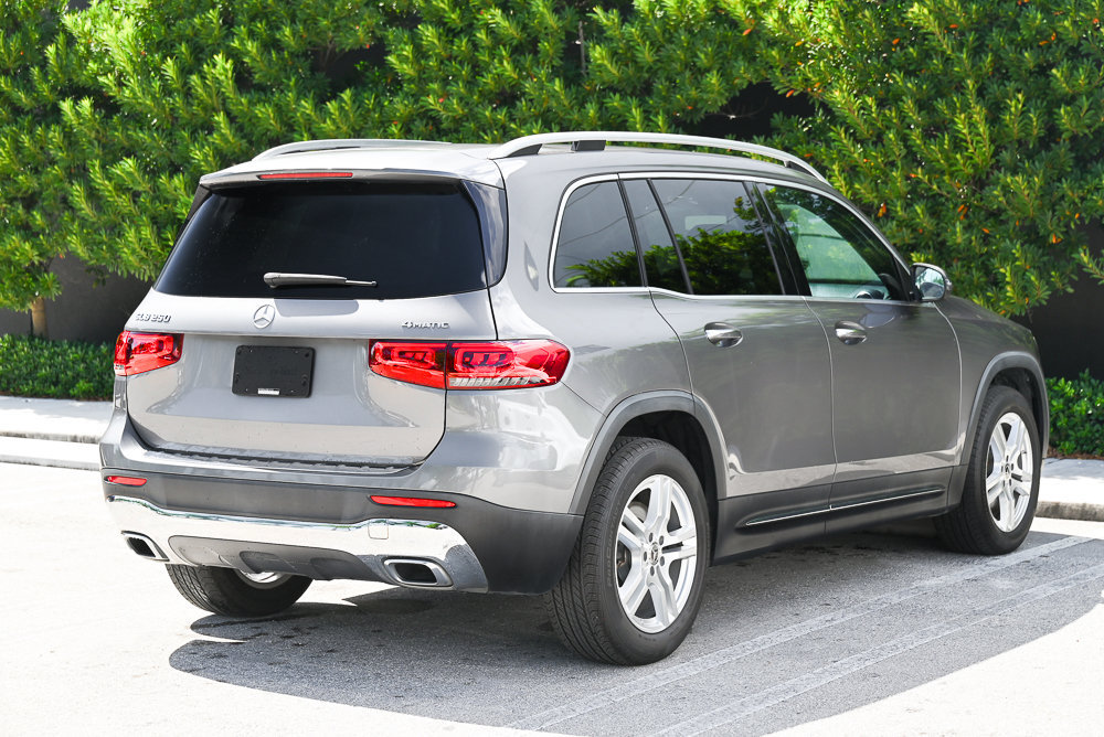 Used 2021 Mercedes-Benz GLB 250 4MATIC w/ Premium Package image 4