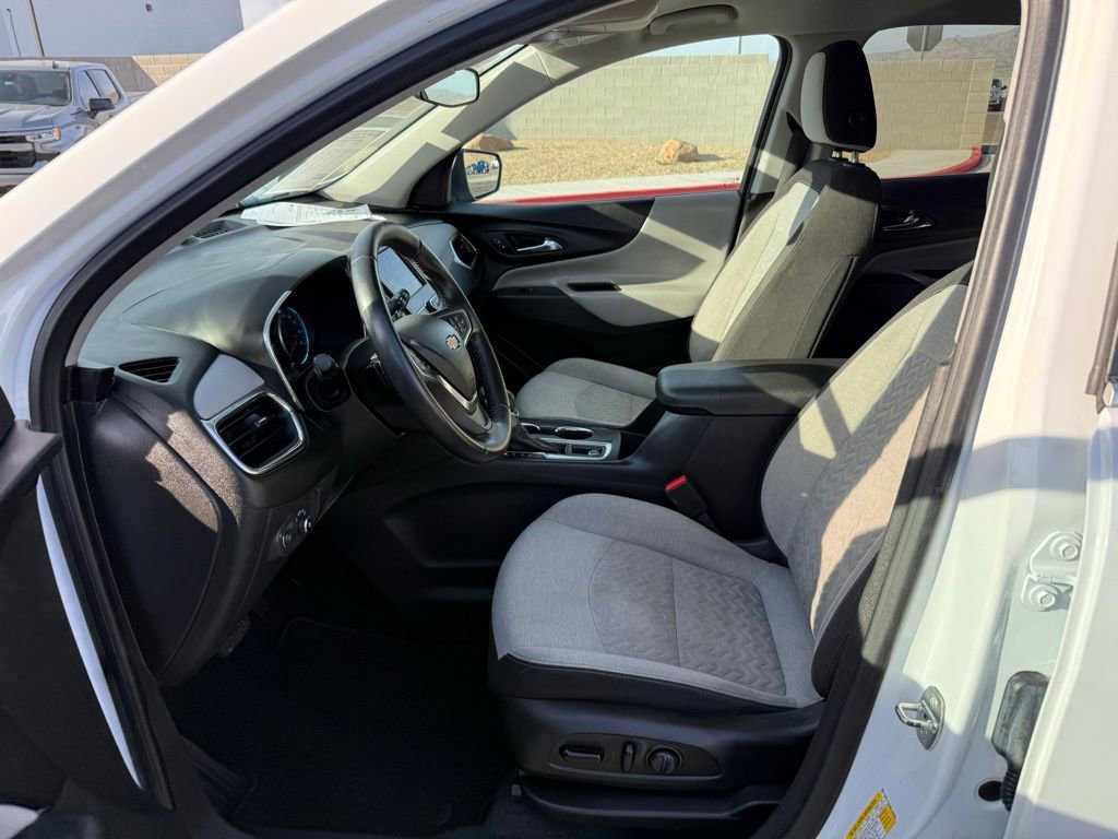 Used 2022 Chevrolet Equinox LT w/ Driver Convenience Package image 7