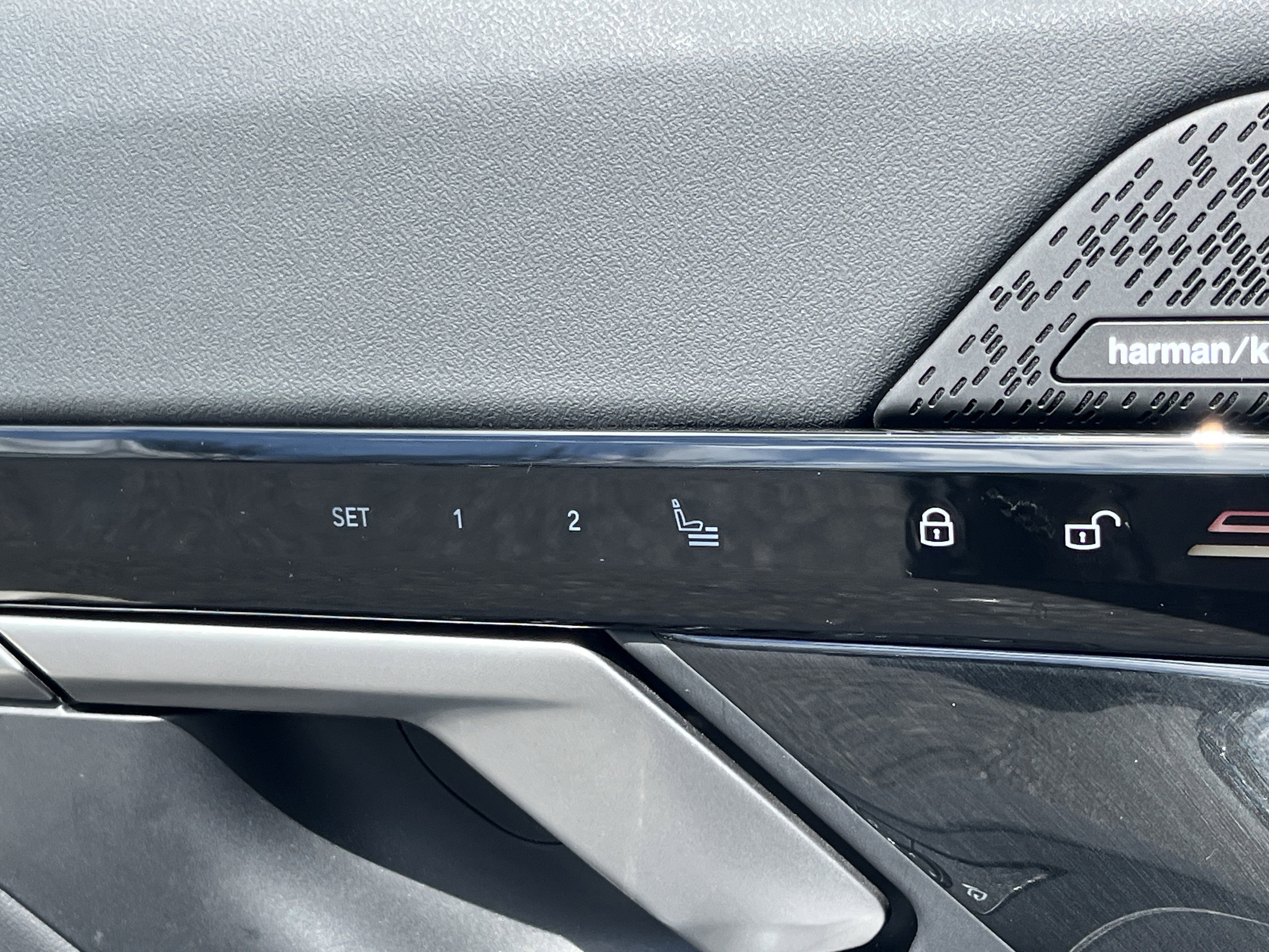 Used 2024 BMW 530i w/ Premium Package image 15