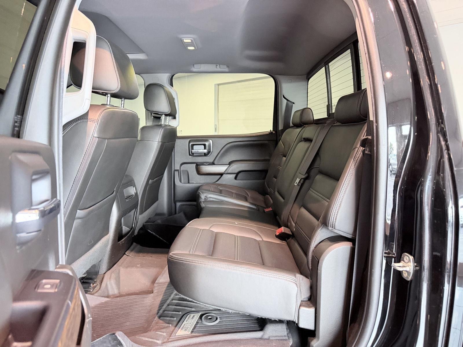 Used 2018 GMC Sierra 2500 Denali w/ Duramax Plus Package AWD/4WD image 22