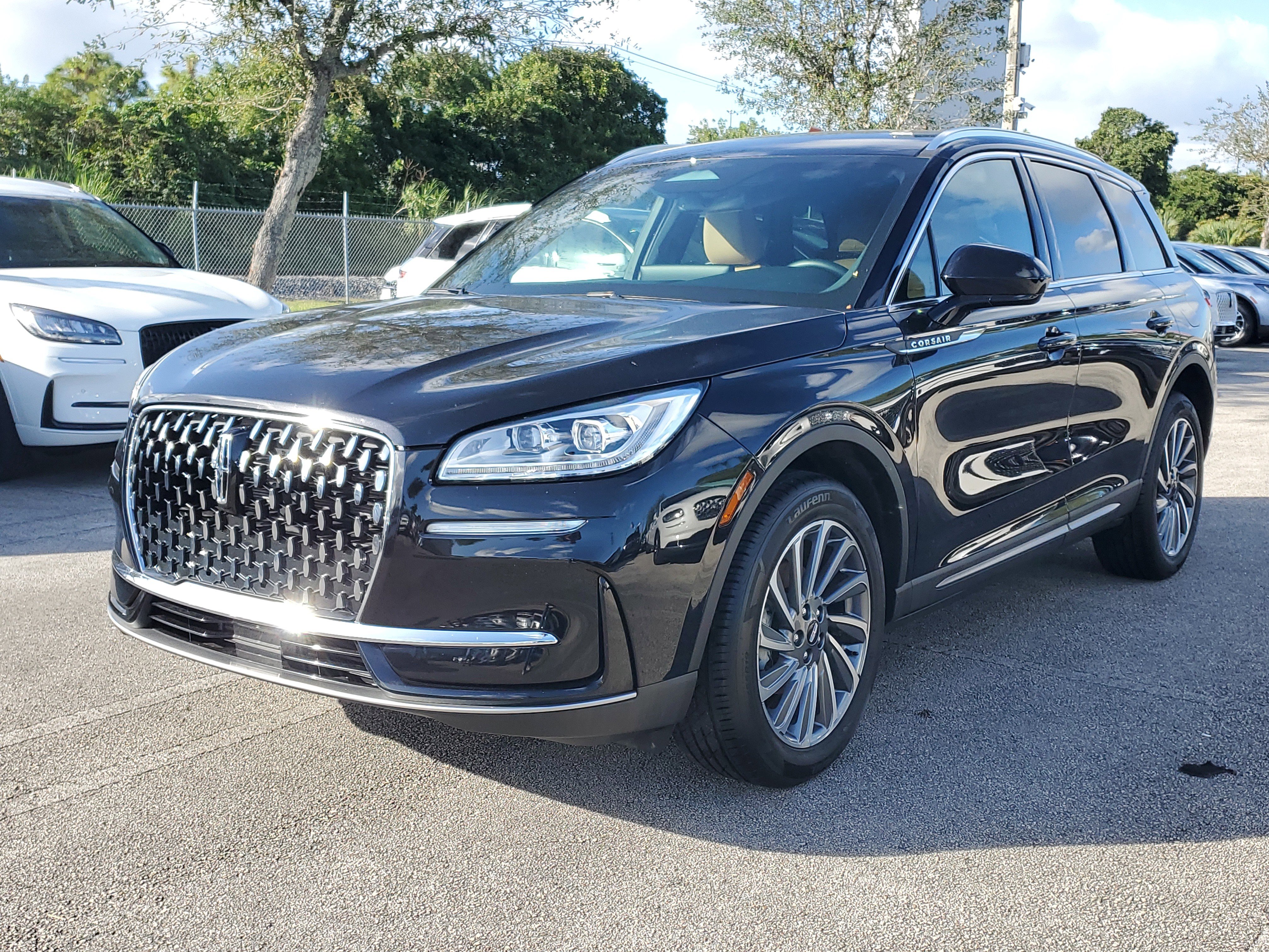 Certified 2023 Lincoln Corsair Reserve image 3