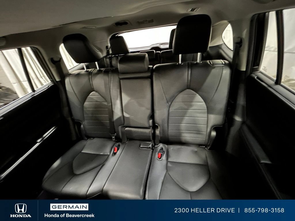 Used 2020 Toyota Highlander XLE AWD/4WD image 28