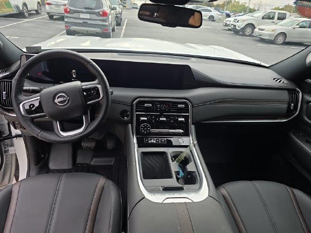 Used 2025 Nissan Armada SL AWD/4WD image 14