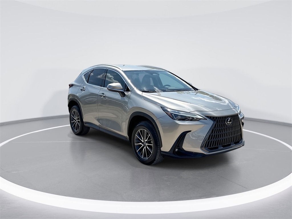 Used 2024 Lexus NX 250 FWD image 2