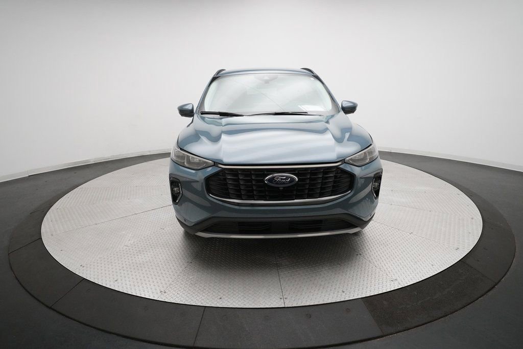 Used 2023 Ford Escape Platinum image 11