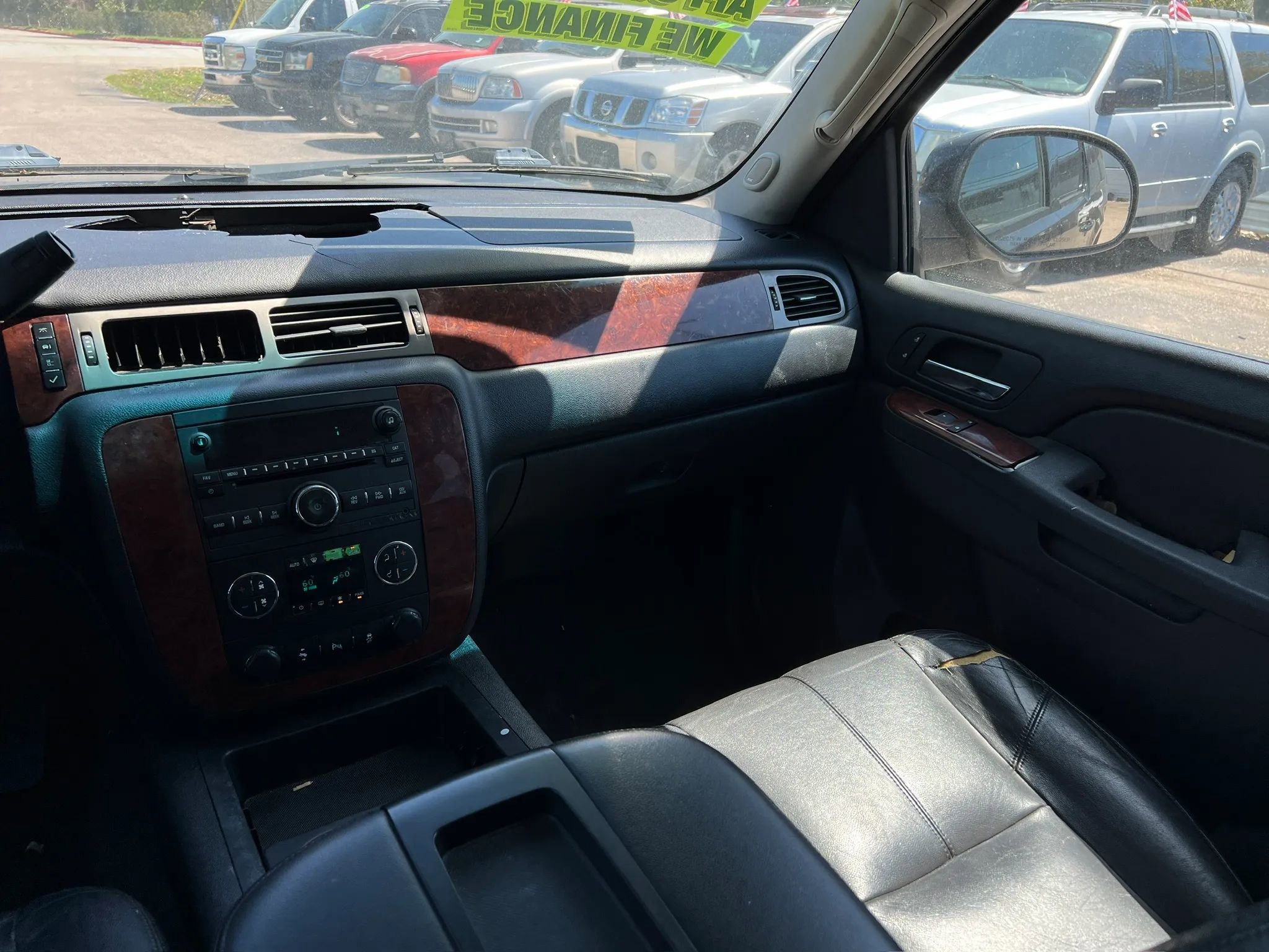 Used 2012 Chevrolet Suburban LT RWD image 16