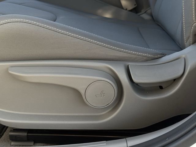 Used 2025 Hyundai Elantra Sport image 24