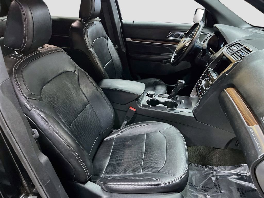 Used 2018 Ford Explorer Limited image 30