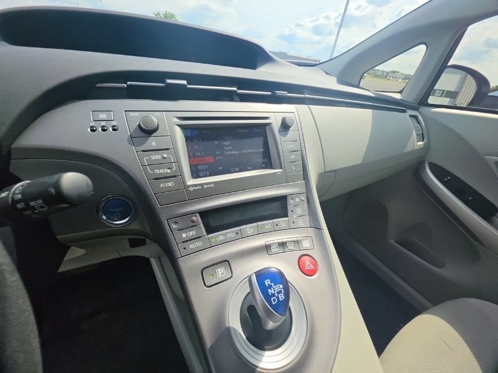 Used 2015 Toyota Prius Three FWD image 19