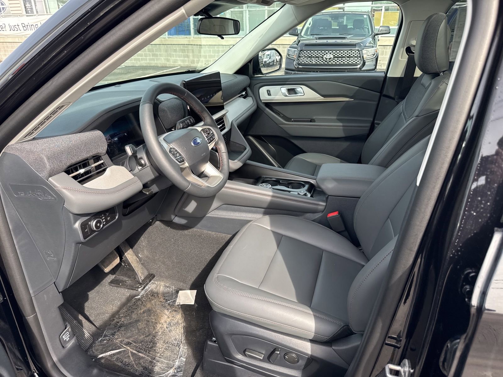 New 2026 Ford Explorer Active w/ Active Comfort Package image 21