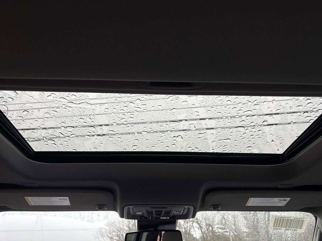 New 2026 GMC Sierra 3500 SLT w/ SLT Convenience Package image 8