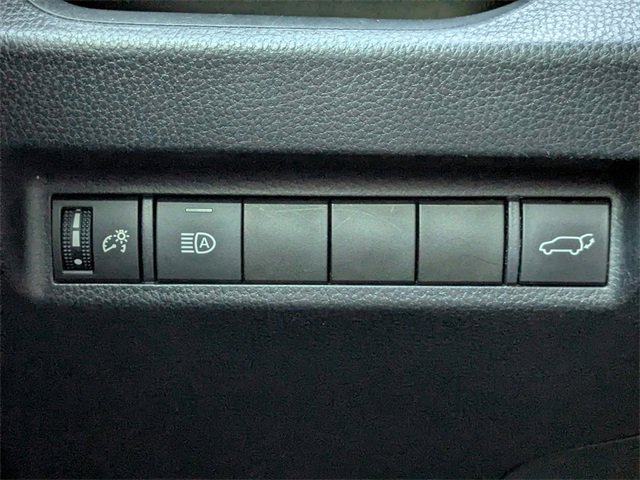 Used 2020 Toyota RAV4 XLE image 30