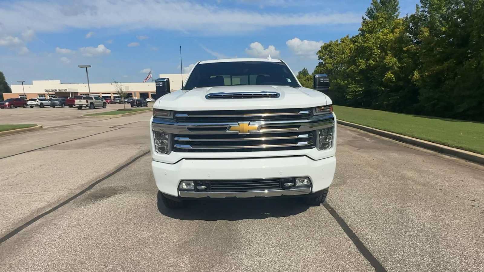 Certified 2022 Chevrolet Silverado 2500 High Country w/ Technology Package AWD/4WD image 3