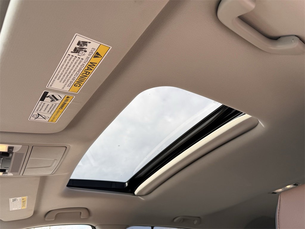 Used 2017 Acura MDX SH-AWD w/ Advance Package image 12