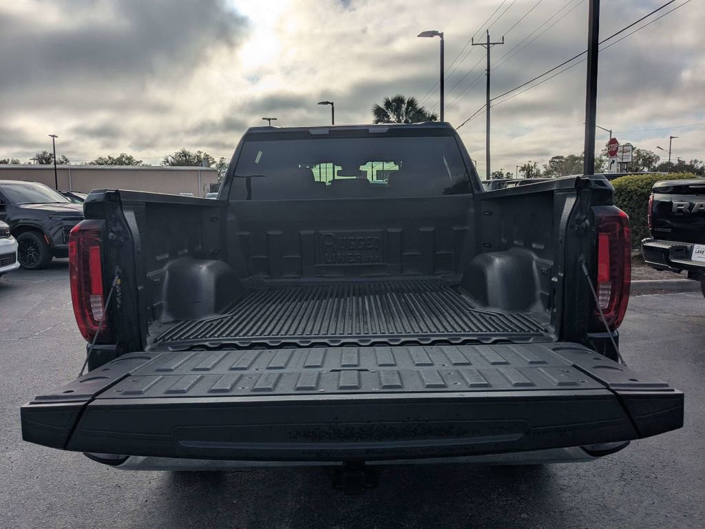 Used 2025 GMC Sierra 1500 SLT AWD/4WD image 12