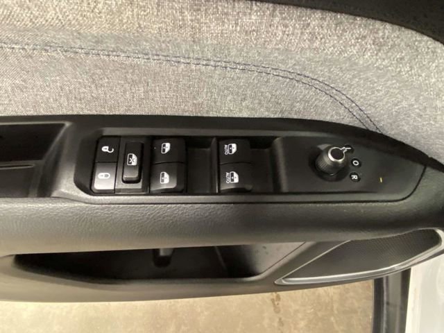 Used 2024 Jeep Compass Latitude image 13