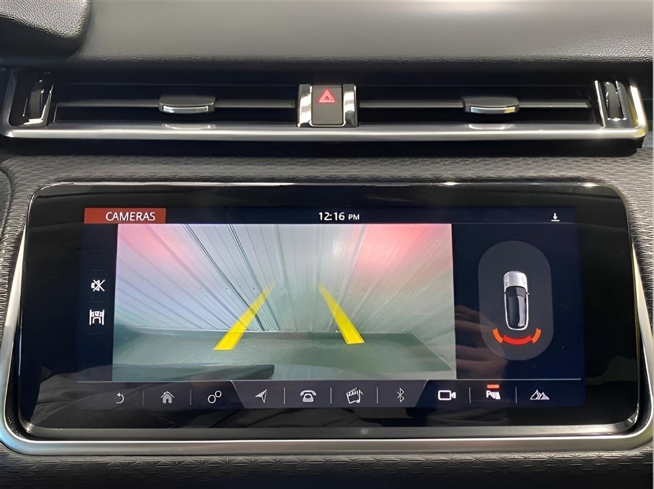 Used 2018 Land Rover Range Rover Velar S image 24