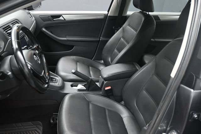 Used 2018 Volkswagen Jetta SE FWD image 18