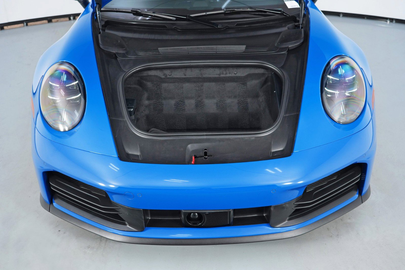 Used 2025 Porsche 911 Carrera RWD image 8