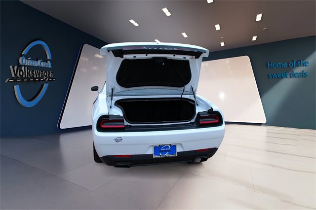 Used 2018 Dodge Challenger SXT image 33