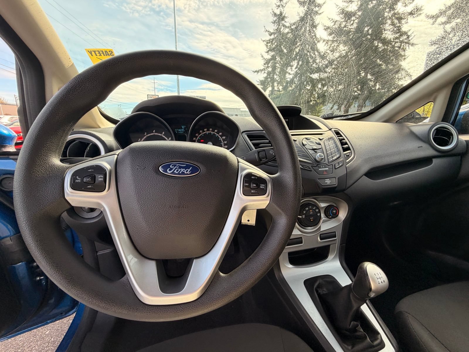 Used 2019 Ford Fiesta SE FWD image 12