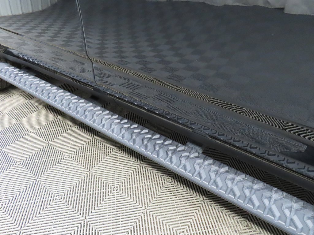 Used 2025 Chevrolet Suburban Z71 image 54