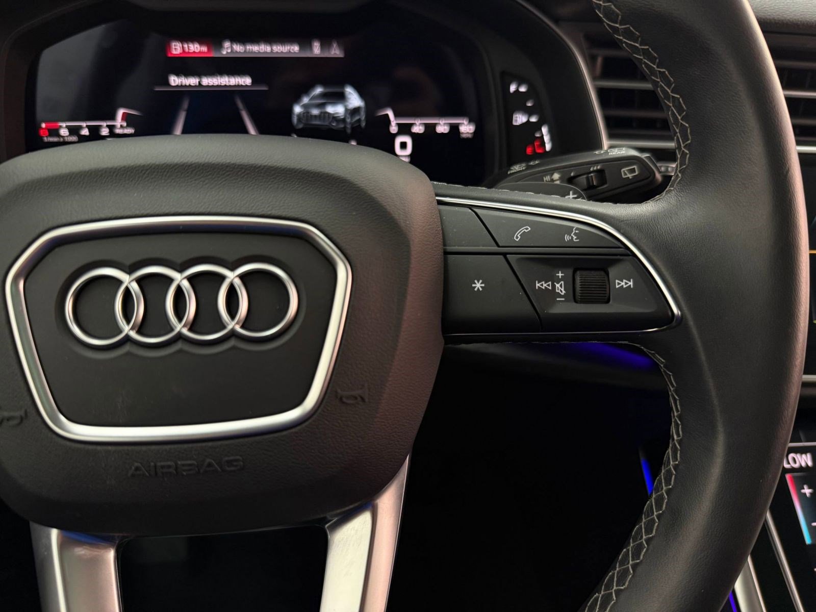 Used 2022 Audi Q8 Premium Plus w/ Premium Plus Package AWD/4WD image 27