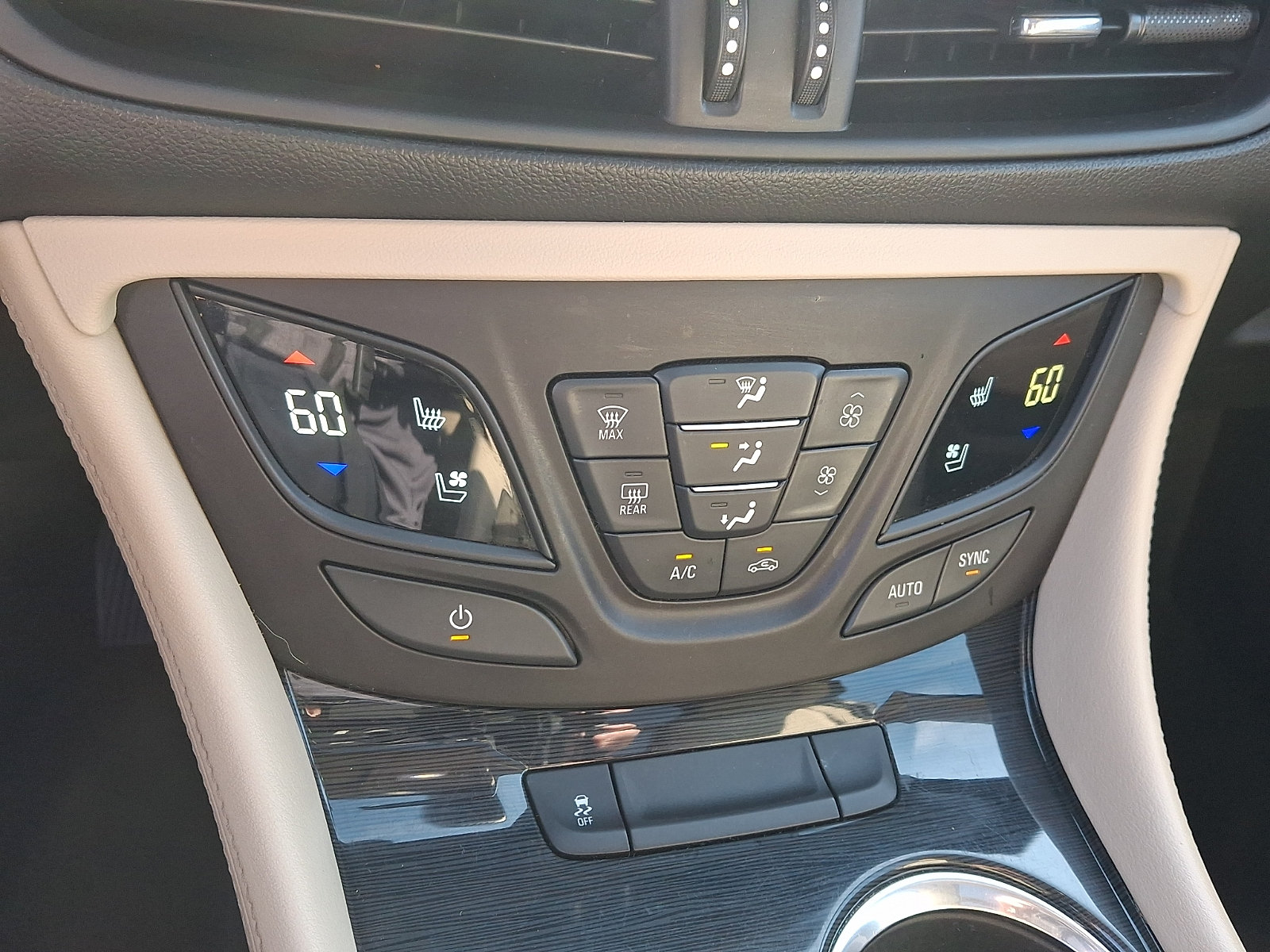 Certified 2017 Buick Envision Premium w/ Driver Confidence Package AWD/4WD image 15