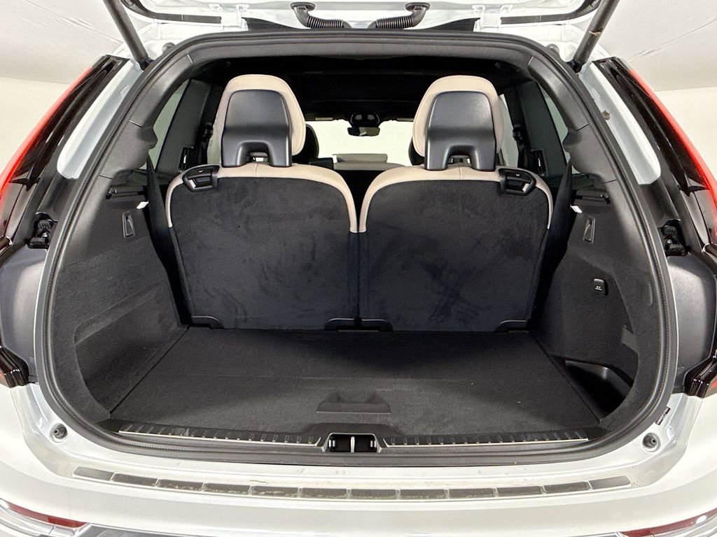 New 2026 Volvo XC90 B6 Plus w/ Protection Package Premier image 27
