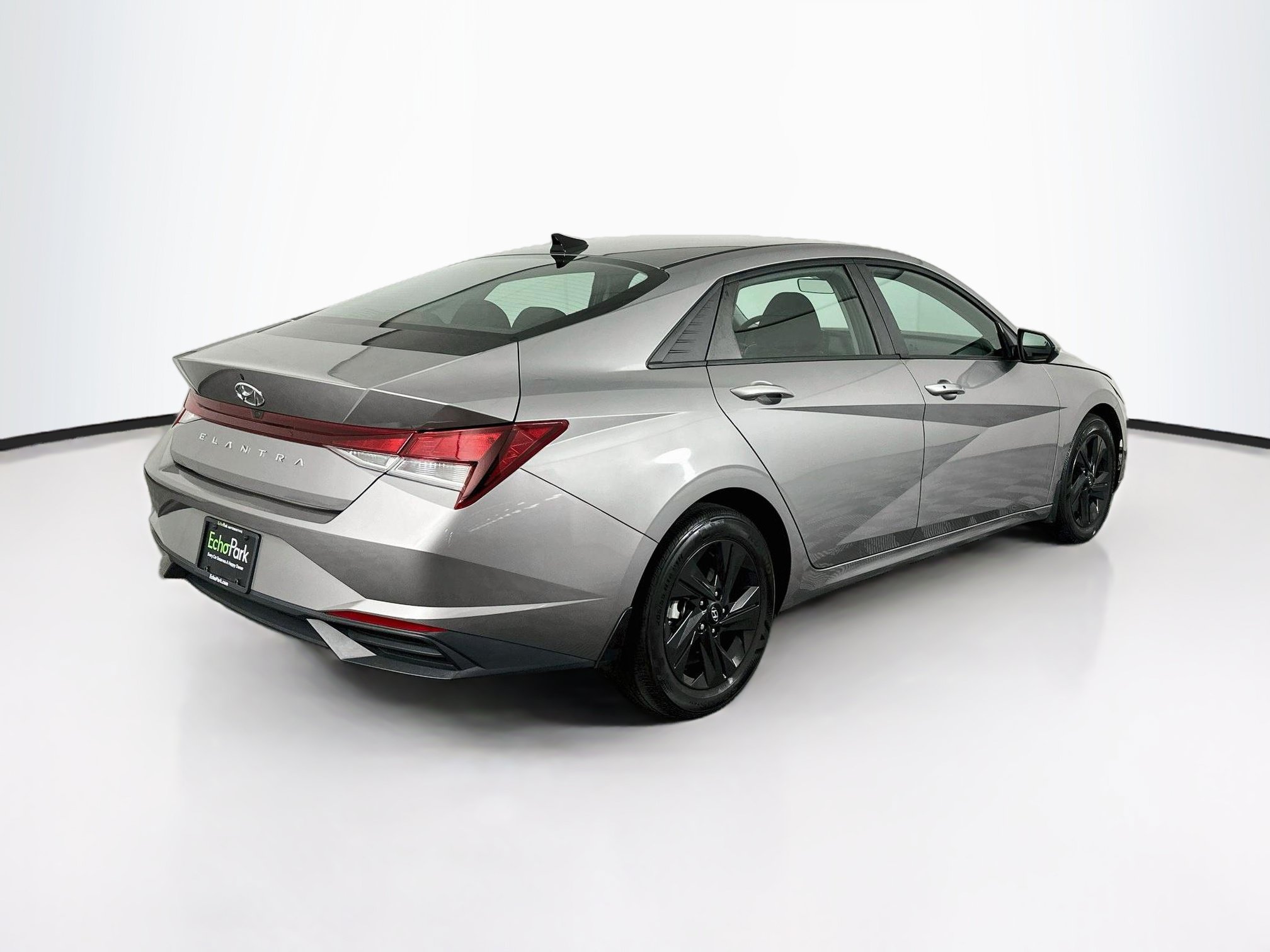 Used 2023 Hyundai Elantra SEL w/ Cargo Package FWD image 9