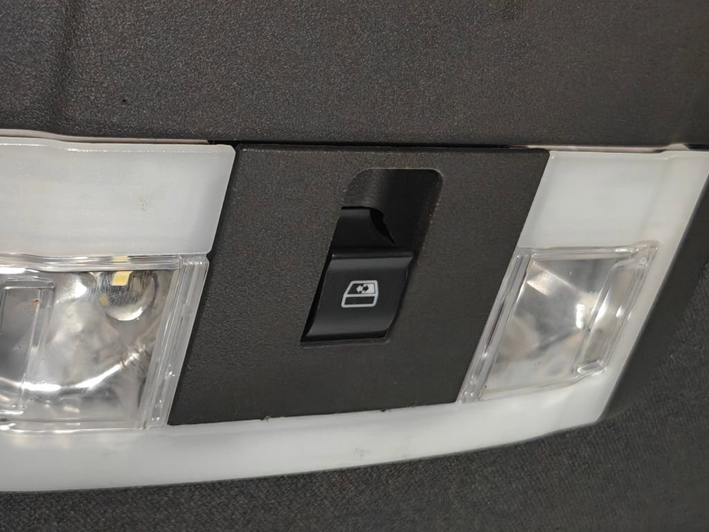 Used 2015 Ford F250 Lariat w/ Chrome Package image 13