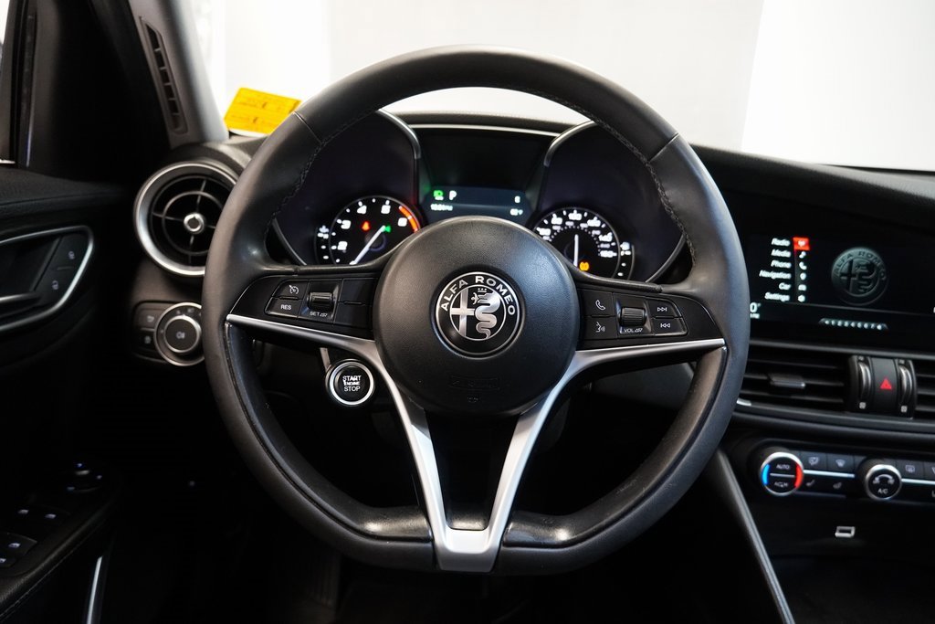 Used 2018 Alfa Romeo Giulia AWD image 9