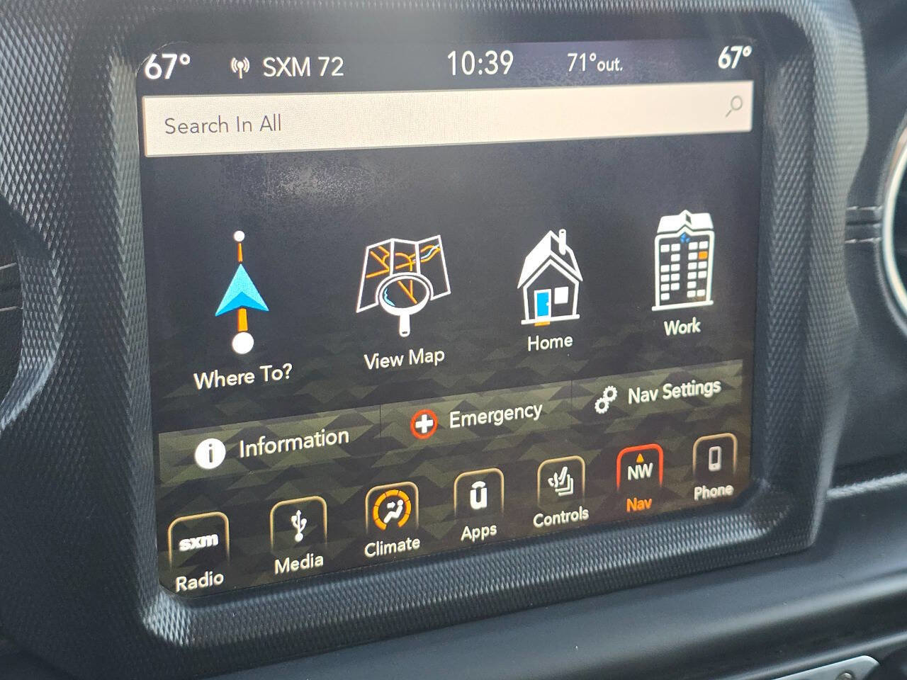 Used 2018 Jeep Wrangler Unlimited Sahara image 3