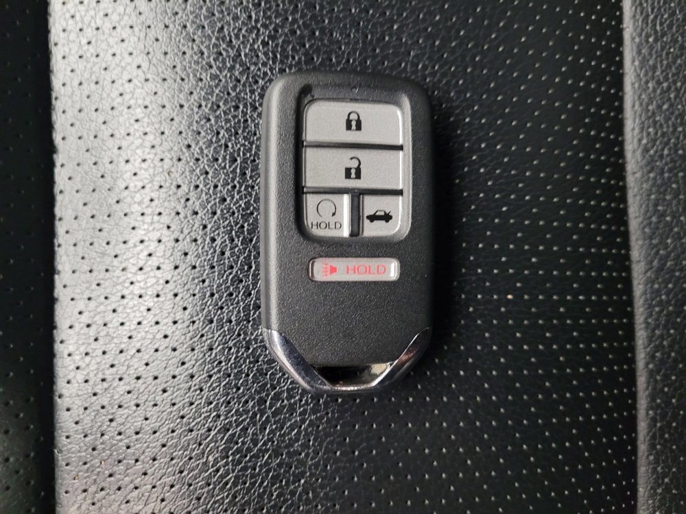 Used 2017 Honda Accord Touring image 32