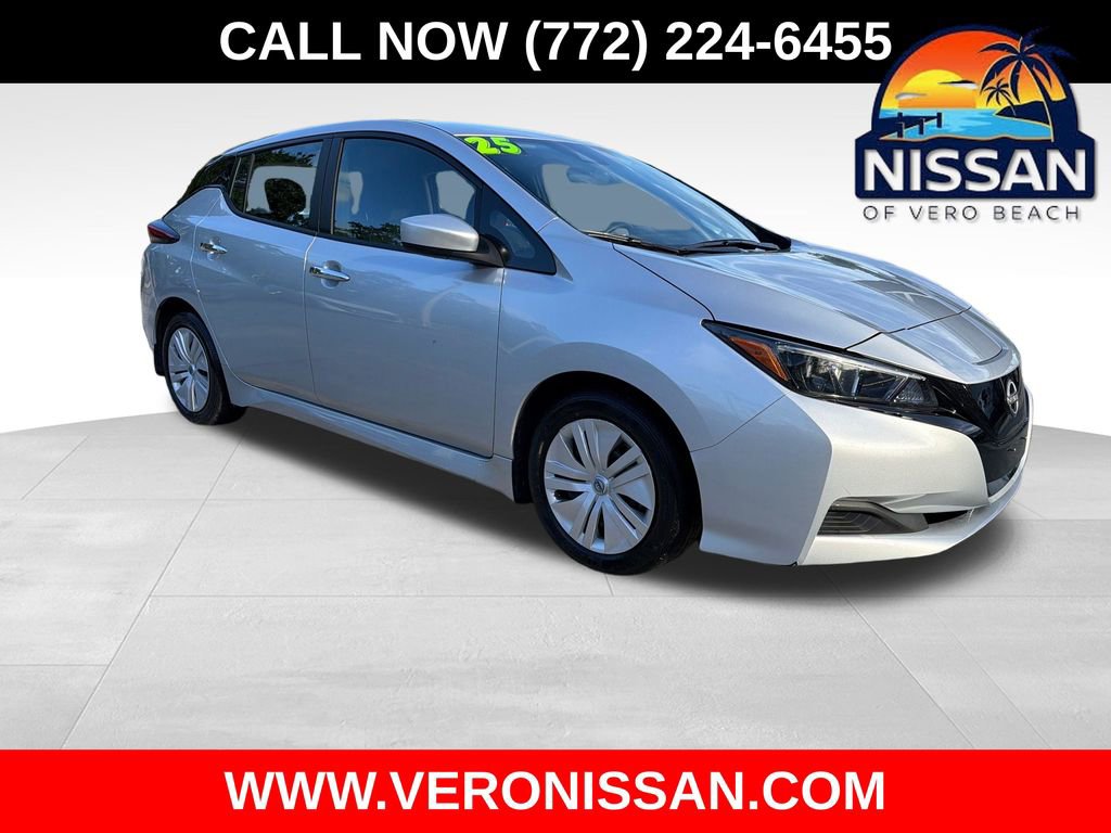 Used 2025 Nissan Leaf S FWD image 1