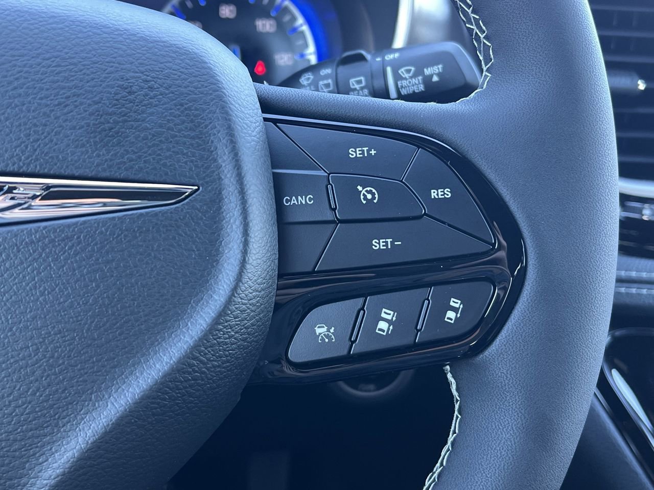 New 2026 Chrysler Pacifica Select image 11