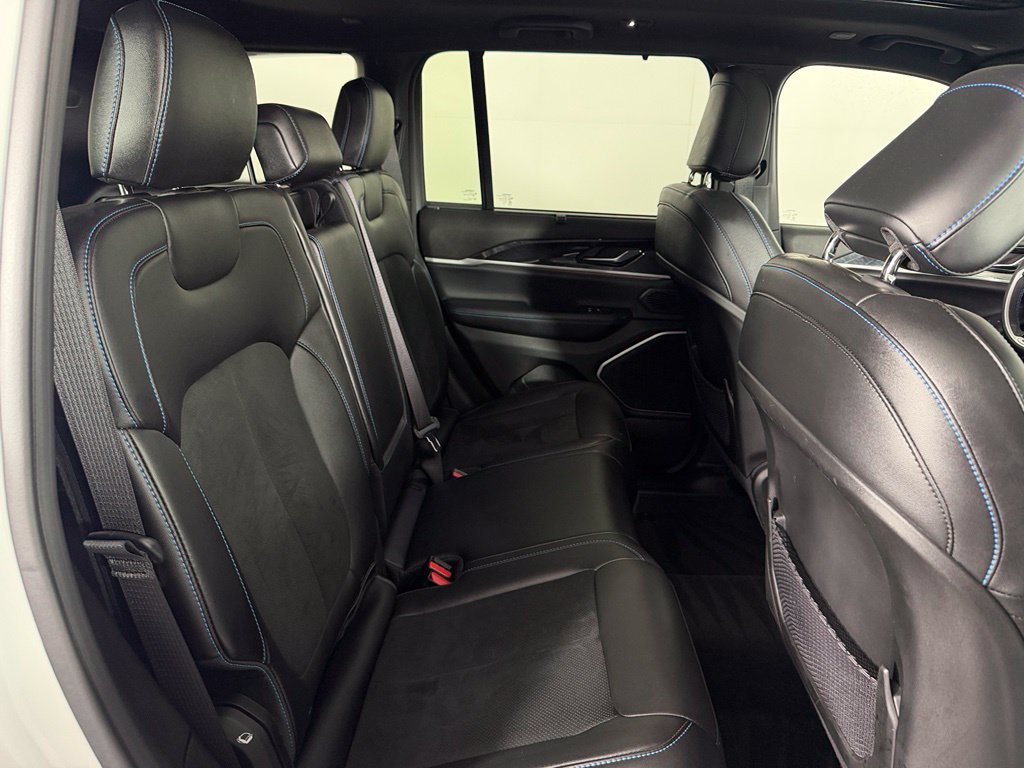 Used 2024 Jeep Grand Cherokee Trailhawk w/ Advanced Protech Group II AWD/4WD image 20