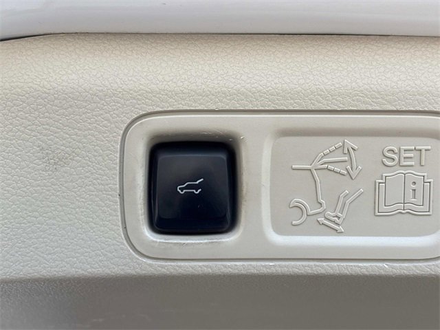 Used 2019 Lincoln Navigator Reserve image 13