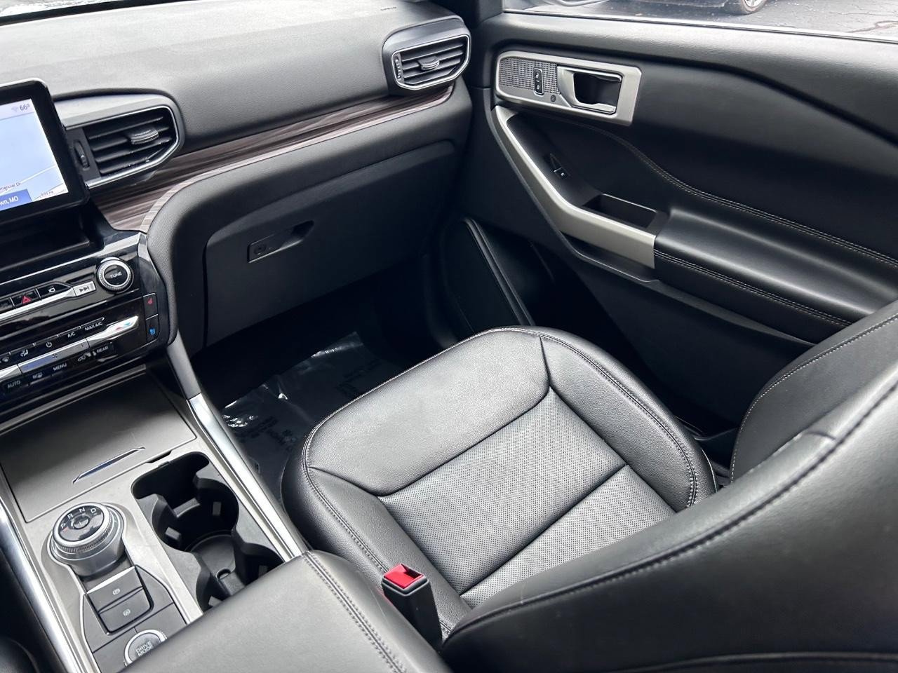 Used 2022 Ford Explorer Limited image 21