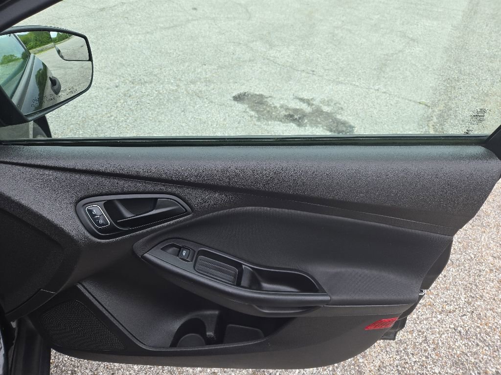 Used 2015 Ford Focus S FWD image 22